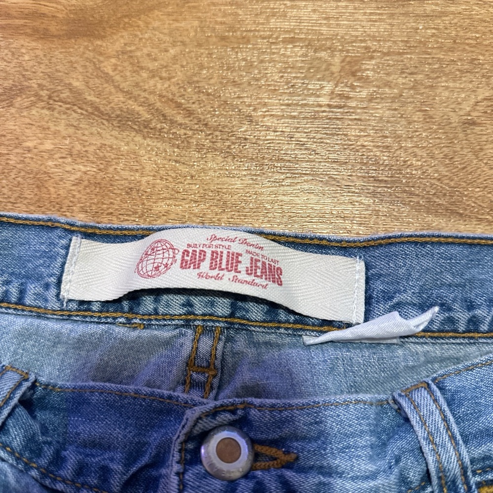 GAP Women's Light Blue Jean Shorts - Picture 4 of 4